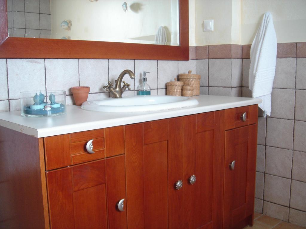 Marathon Beachside Villa 100M From The Beach شينياس المظهر الخارجي الصورة
