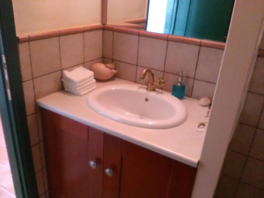 Marathon Beachside Villa 100M From The Beach شينياس المظهر الخارجي الصورة