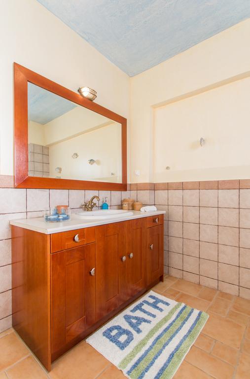 Marathon Beachside Villa 100M From The Beach شينياس المظهر الخارجي الصورة