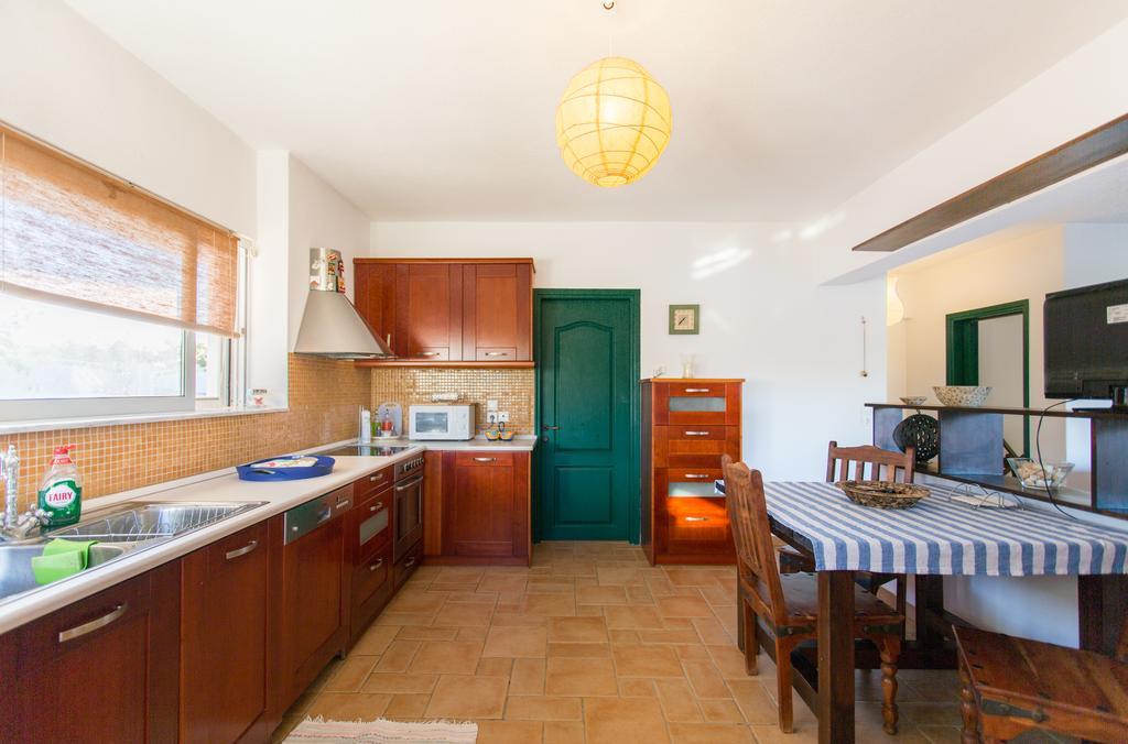 Marathon Beachside Villa 100M From The Beach شينياس المظهر الخارجي الصورة