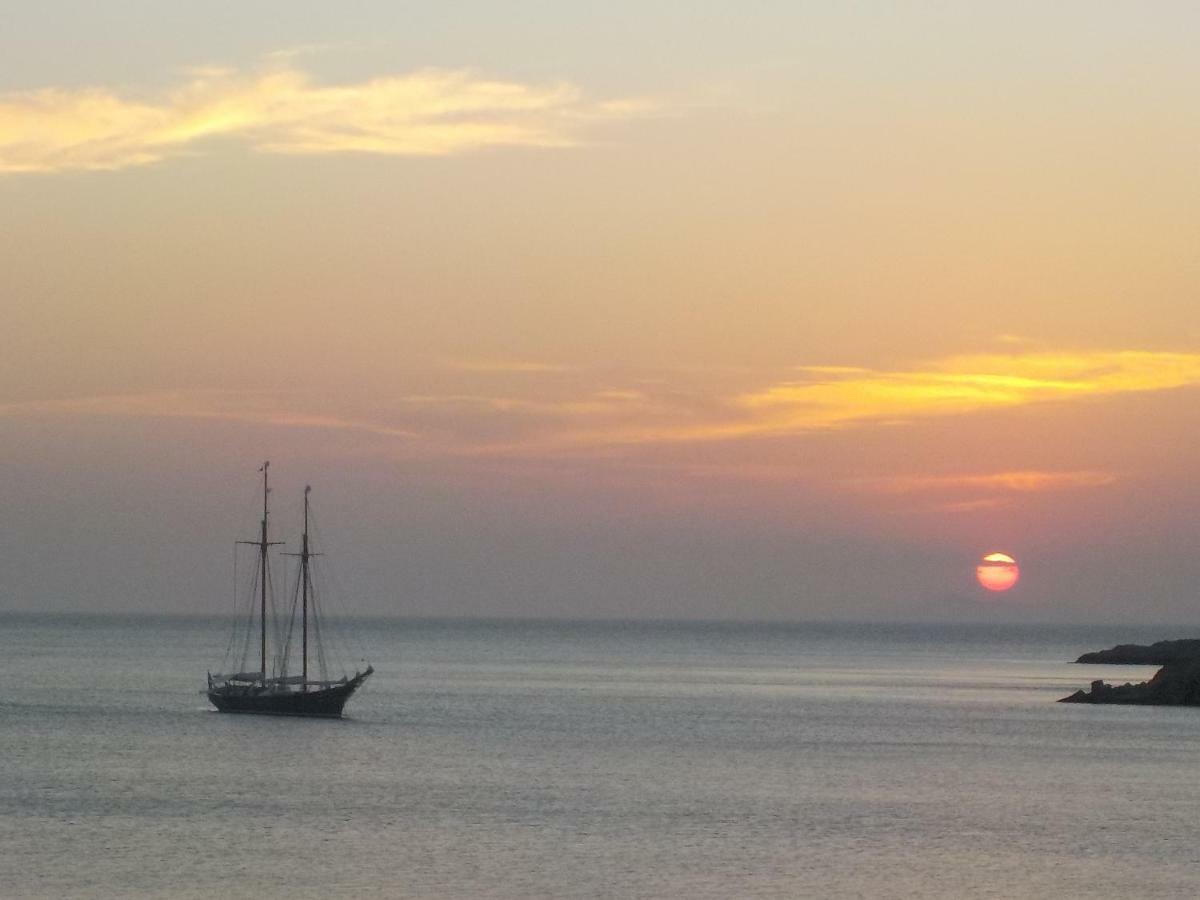 Marathon Beachside Villa 100M From The Beach شينياس المظهر الخارجي الصورة