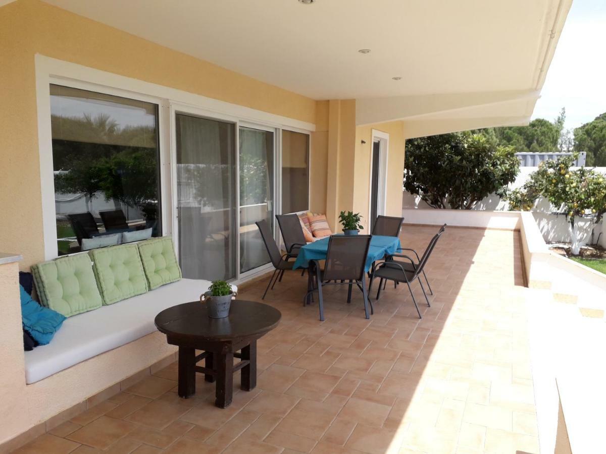 Marathon Beachside Villa 100M From The Beach شينياس المظهر الخارجي الصورة